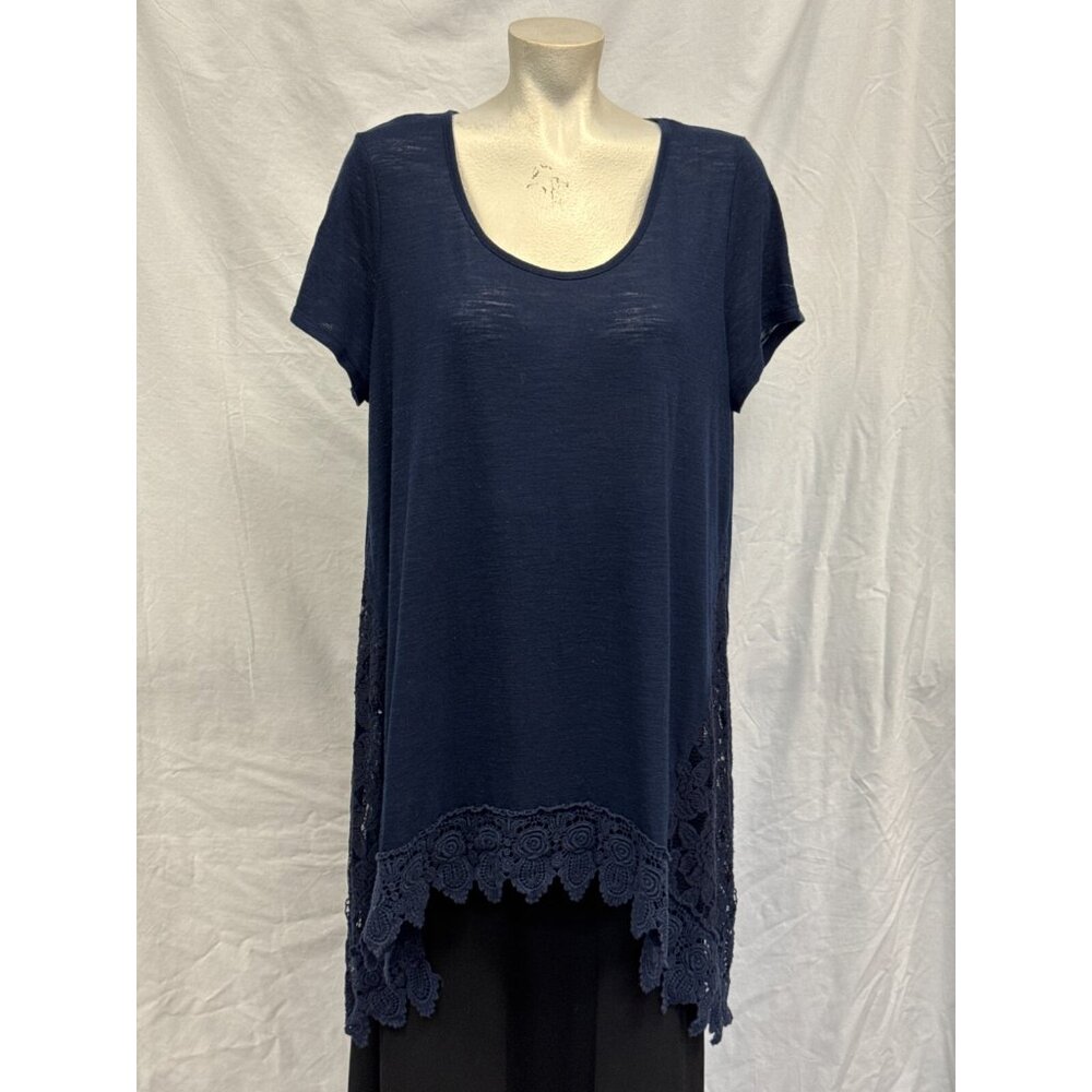 Maurices‎ Womens Navy Blue Crochet Lace Hem Blouse Size 2 Short Sleeve Pullover